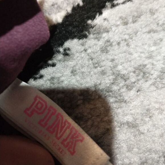 V.S. PINK wear everywhere pushup bra 34c. In great used condition. - Picture 4 of 5